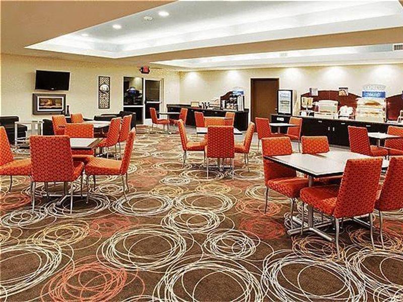 Hotel Express & Yosemite Park Area By Ihg 4*